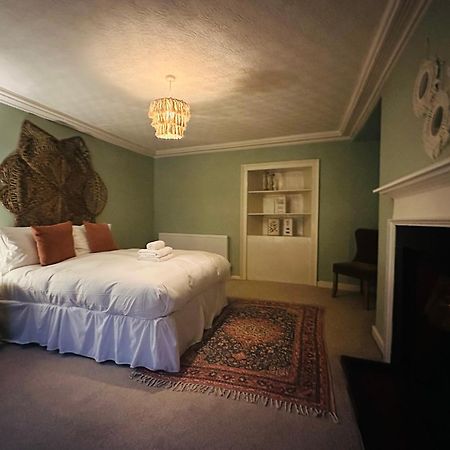 Stunning 3 Bedroom House With Amazing Castle View アニック エクステリア 写真