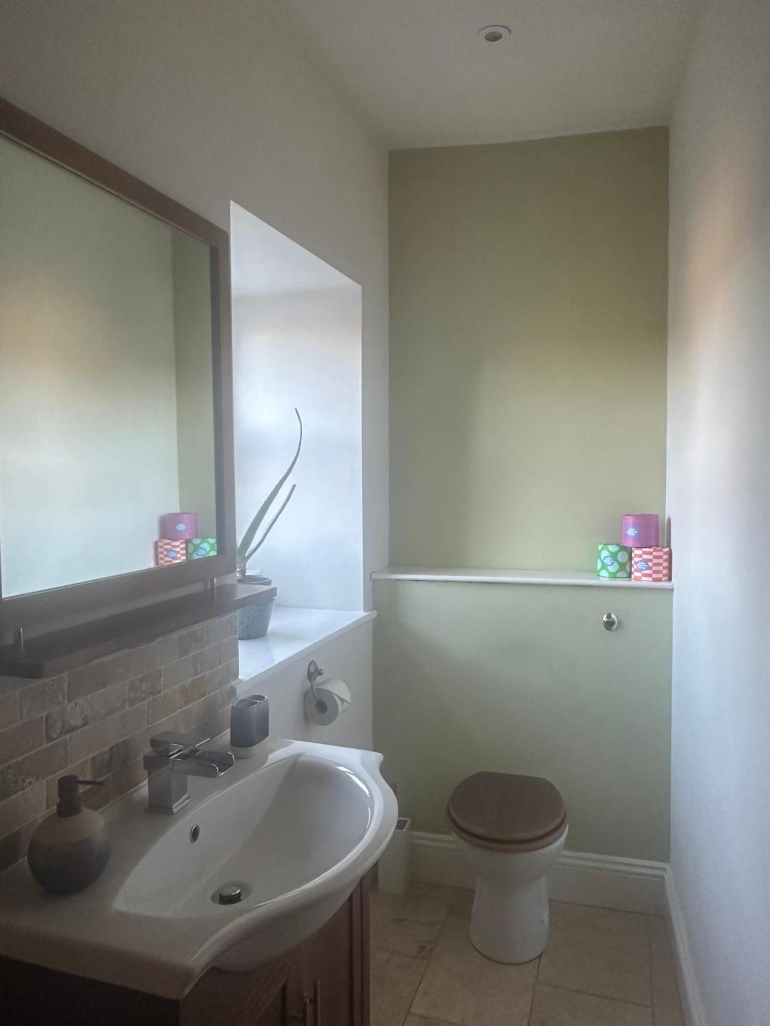 Stunning 3 Bedroom House With Amazing Castle View アニック エクステリア 写真